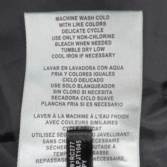 NWT Levi’s Hidden Full Zip & Snap Denim Jacket 4 Snap Pockets Tie Belt SMALL - Picture 16 of 16